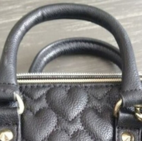 Betsey Johnson Crossbody Satchel Shoulder Purse Bag Strap detaches H7"xW8" - Picture 3 of 10